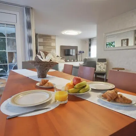 Seahomes Vacations - Chill & Pool 200m