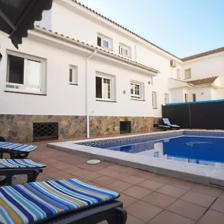 Seahomes Vacations - Chill & Pool 200m Willa