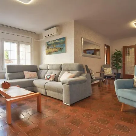 Seahomes Vacations - Chill & Pool 200m * Pineda de Mar